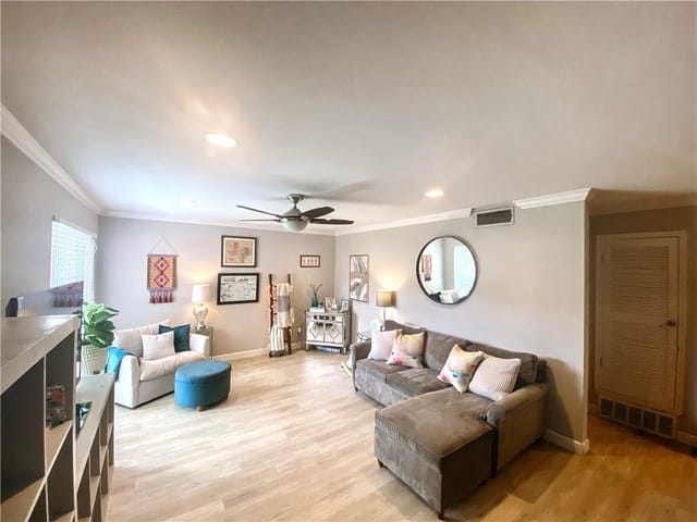 900 S Lamar Blvd Unit #209