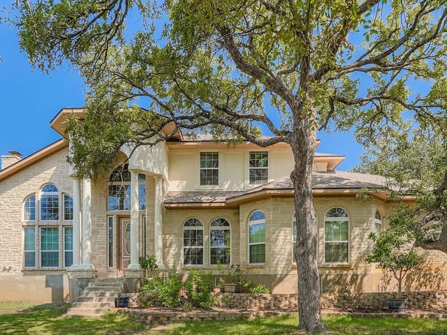 900 Wayside Dr