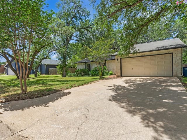 9002 Bubbling Springs TRL