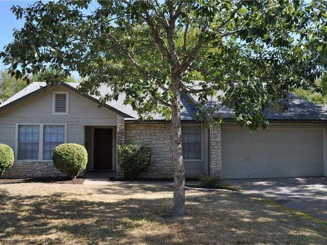 9005 Curlew Dr