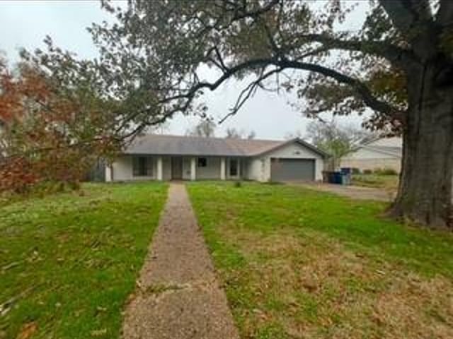 9009 Comburg Dr