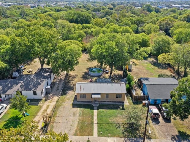 9009 Georgian Dr