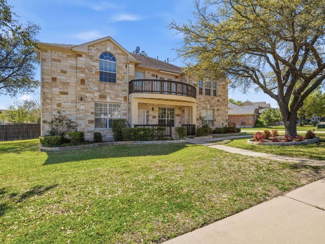 901 Ambrose Dr