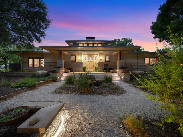 901 Brushy Bend Dr - front exterior - Luxury home in Brushy Bend Park, Round Rock, TX