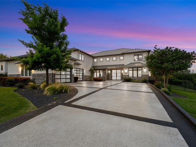 901 Cypress Grove DR