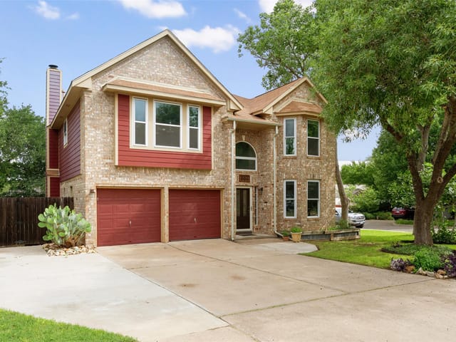 901 Forest TRL
