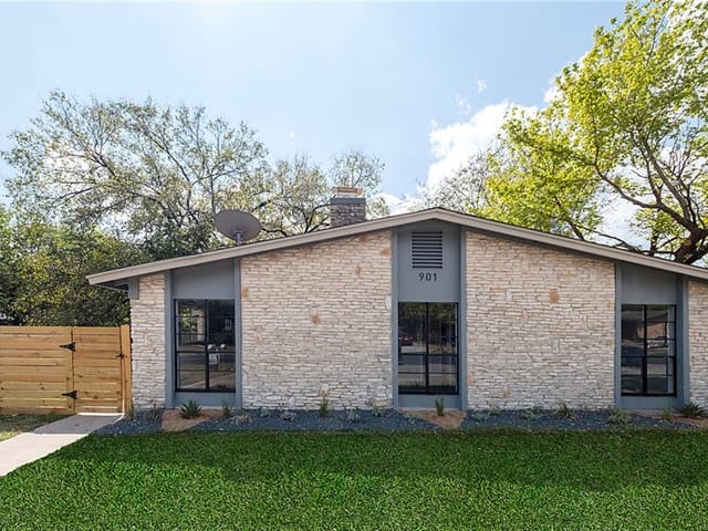 901 N Meadows Dr