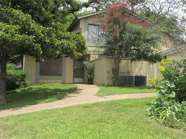 901 Silver Quail Ln