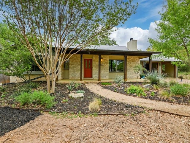 901 Valley View DR