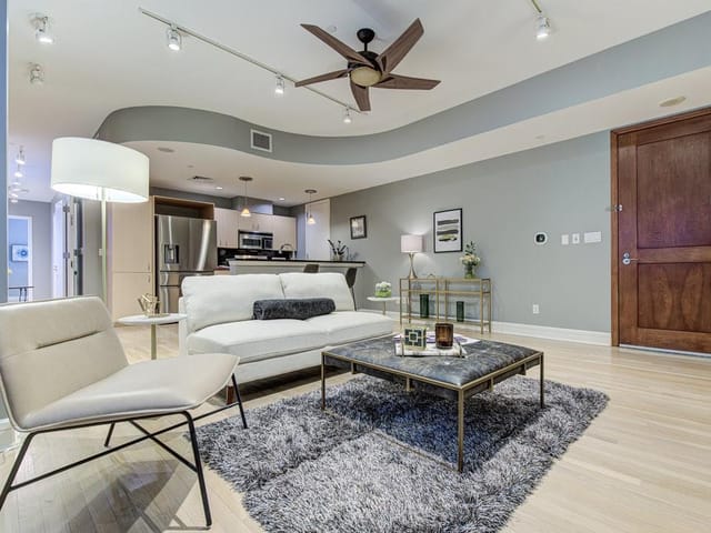 901 W 9th ST Unit #216