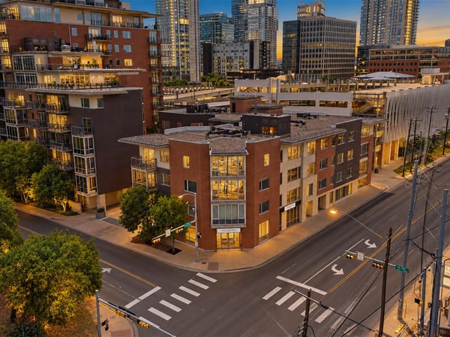 901 W 9th ST Unit #216