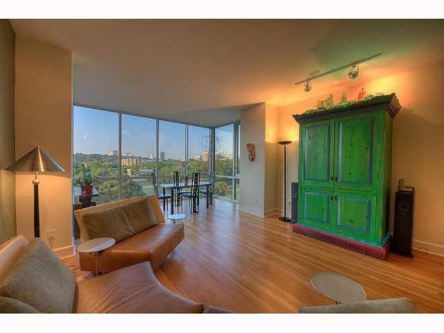 901 W 9th St Unit #403