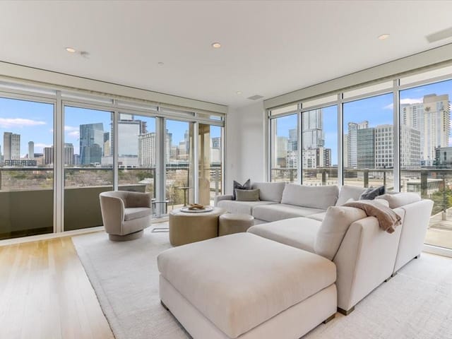 901 W 9th ST Unit #607