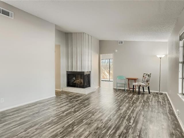 9011 Quail Valley Dr