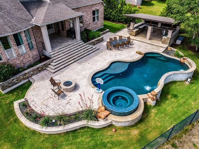 9013 Ambrosia Dr