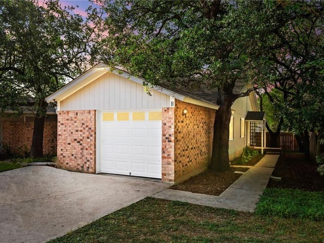 9013 Sawtooth Ln Unit #B