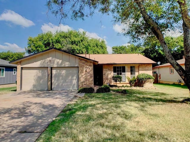 902 Cactus DR