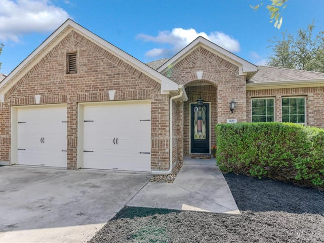 902 Catalina LN