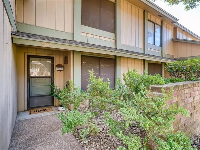 902 Quail Forest Cv