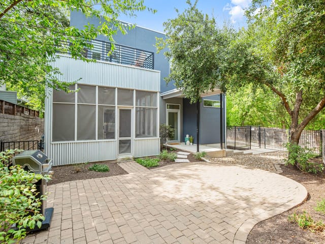 902 S Center St Unit #1-B