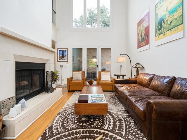 902 W 18th St Unit #B
