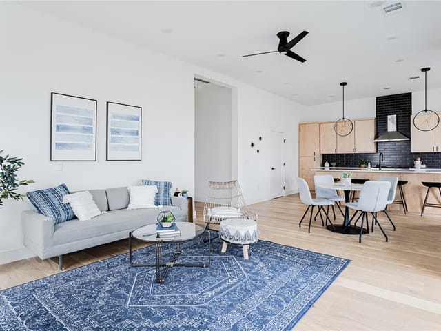 902 Willow St Unit #1