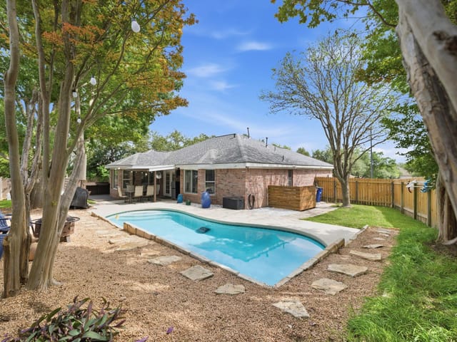 9024 Heiden LN - front exterior - Luxury home in Circle C Ranch Ph A Sec 05, Austin, TX