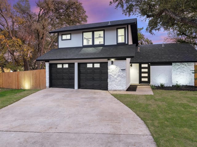 903 Acorn Oaks Dr