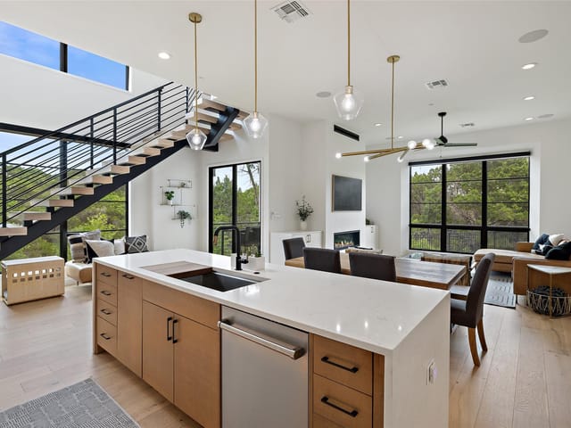 903 Alexia Ln