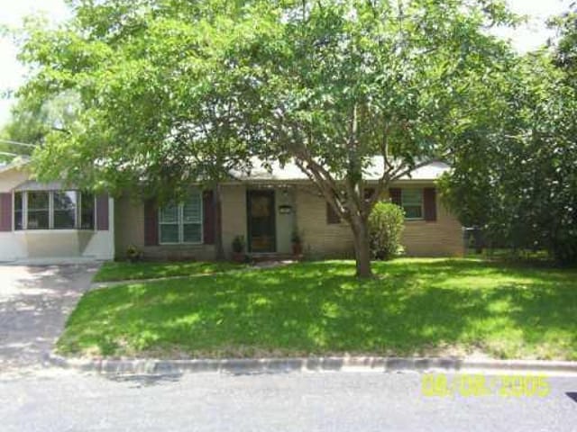 903 Chatsworth Cir