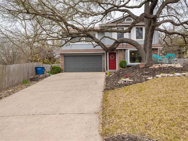 903 Isernia Dr