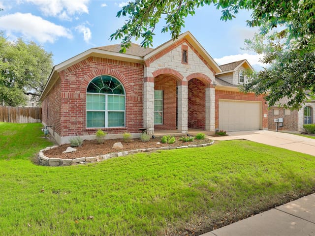903 Madrone DR