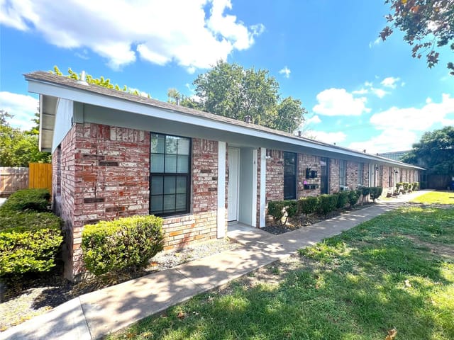 903 N Meadows Dr