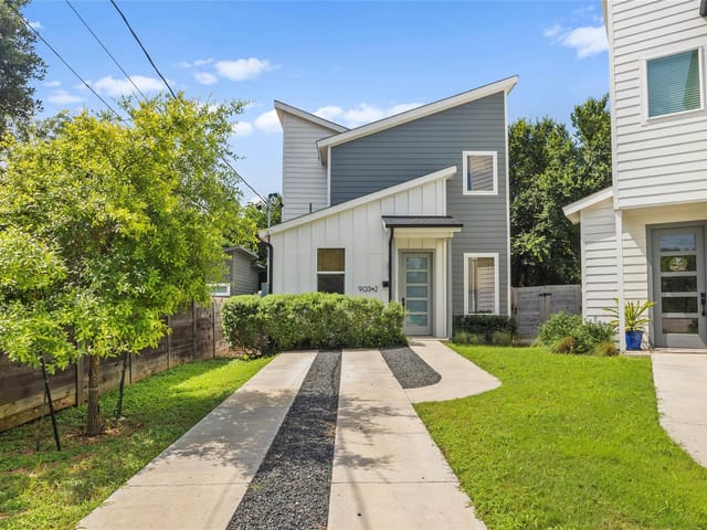 903 St Elmo Cir Unit #2