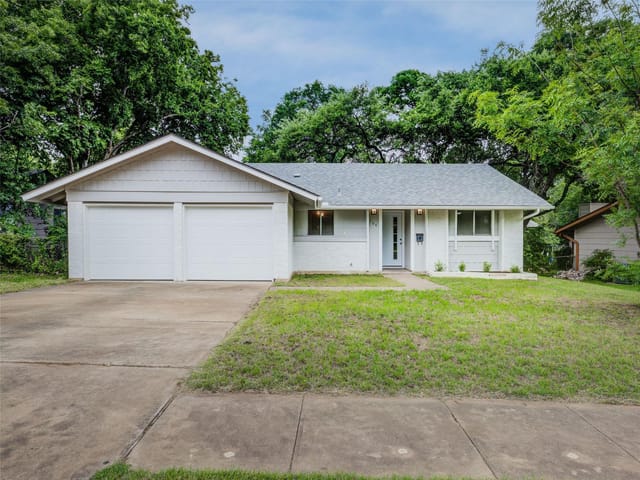 904 Emerald Wood Dr