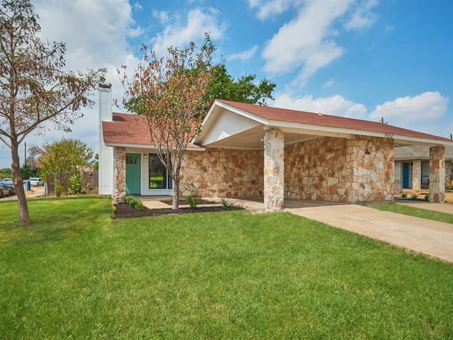 904 Fieldwood Dr
