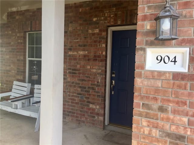 904 North Creek BLVD