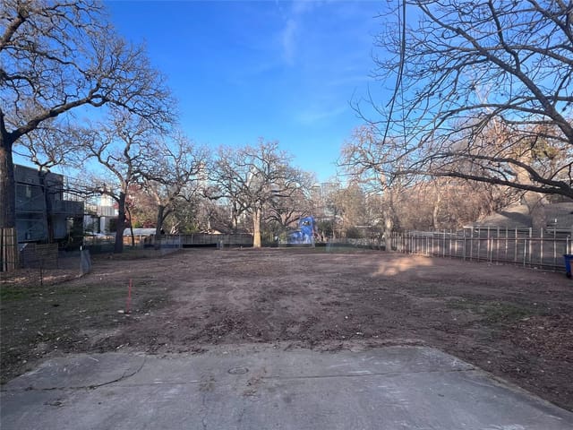 904 Post Oak ST