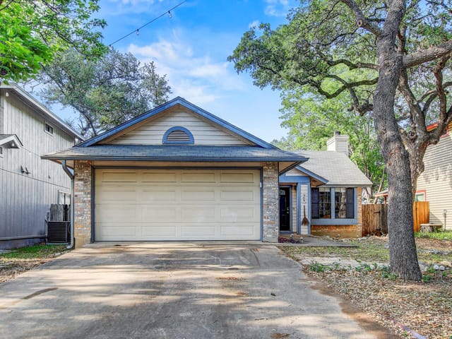 904 Silcantu Dr