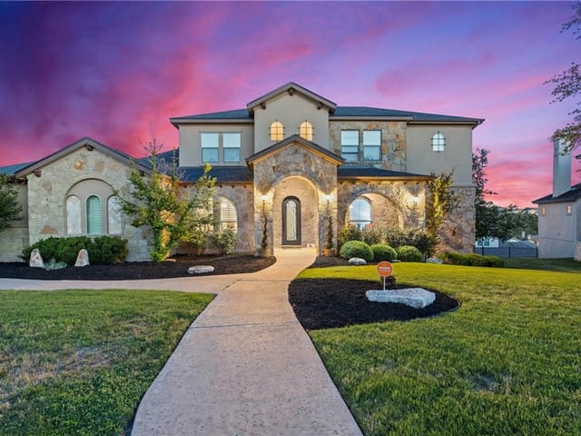 904 Sweet Grass Ln