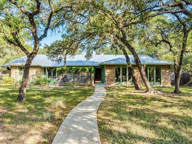 904 Willow Creek CIR
