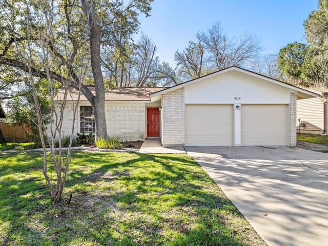 905 Acorn Oaks Dr