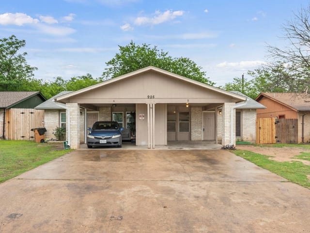 905 Fieldwood Dr