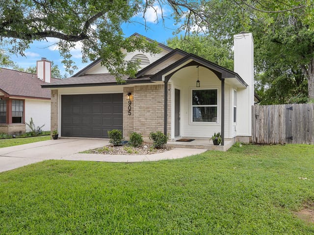 905 Greenbriar LOOP