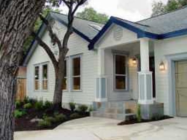 905 JUANITA St