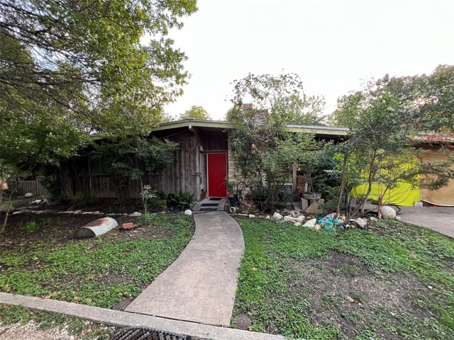 905  Neans Dr  