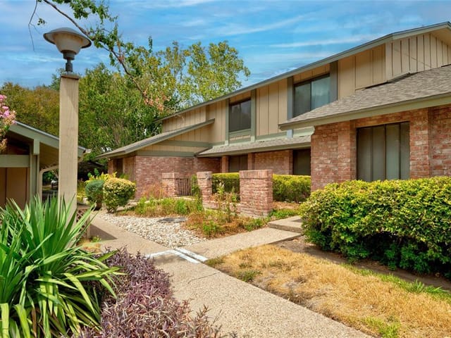 905 Quail Forest Cv