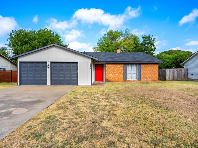 906 Brandywine DR