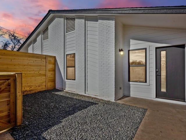 906 Bret Ln Unit #B