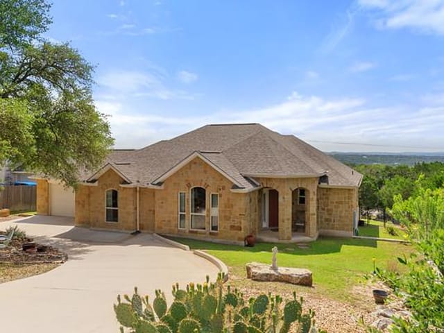 906 Daviot Dr